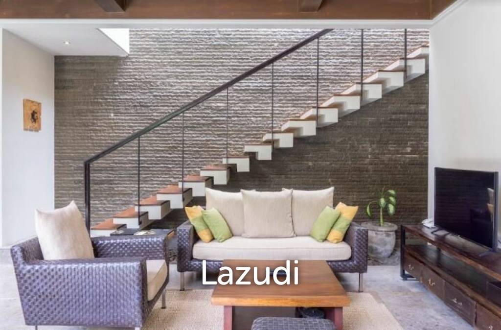 Freehold villa 300m from the beach 3 bedrooms and fully furnished in Seminyak