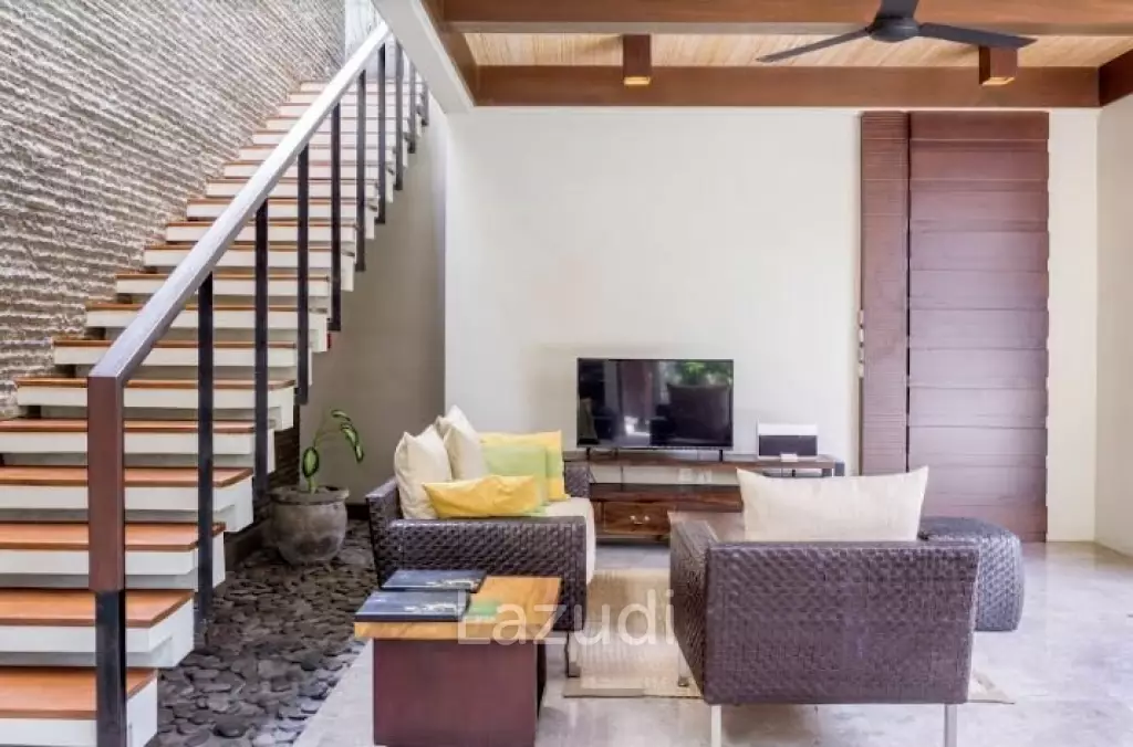 Freehold villa 300m from the beach 3 bedrooms and fully furnished in Seminyak