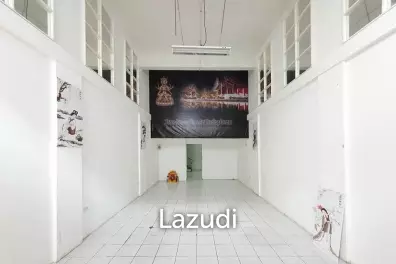 3 Bed 4 Bath 320 SQ.M Townhouse at Huai Khwang
