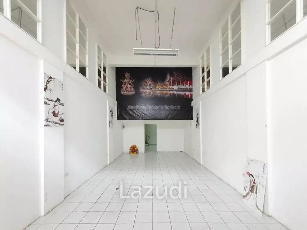 3 Bed 4 Bath 320 SQ.M Townhouse at Huai Khwang