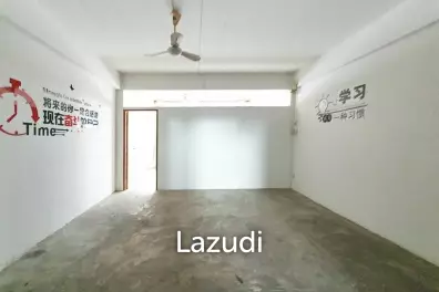 3 Bed 4 Bath 320 SQ.M Townhouse at Huai Khwang
