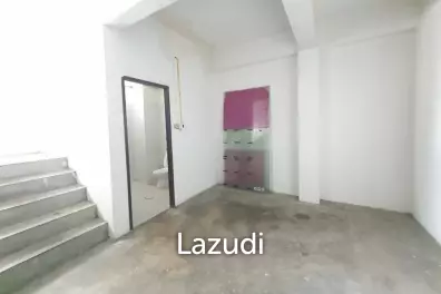 3 Bed 4 Bath 320 SQ.M Townhouse at Huai Khwang