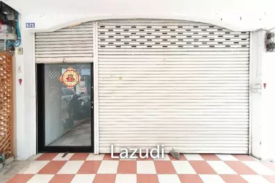 3 Bed 4 Bath 320 SQ.M Townhouse at Huai Khwang