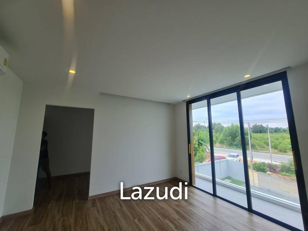 3 Bed 347 SQ.M Pool Villa at Pattaya