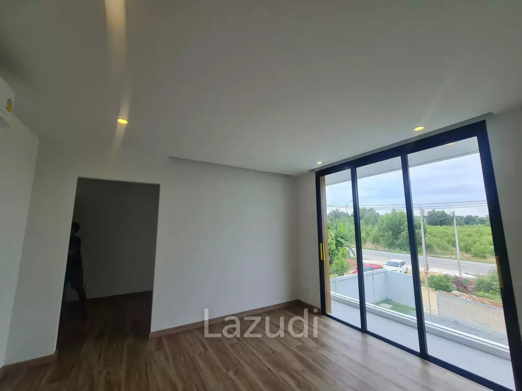 3 Bed 347 SQ.M Pool Villa at Pattaya