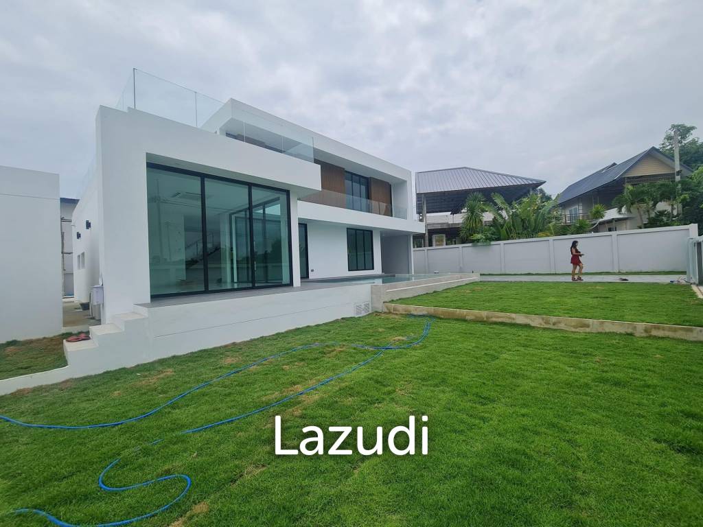 3 Bed 347 SQ.M Pool Villa at Pattaya
