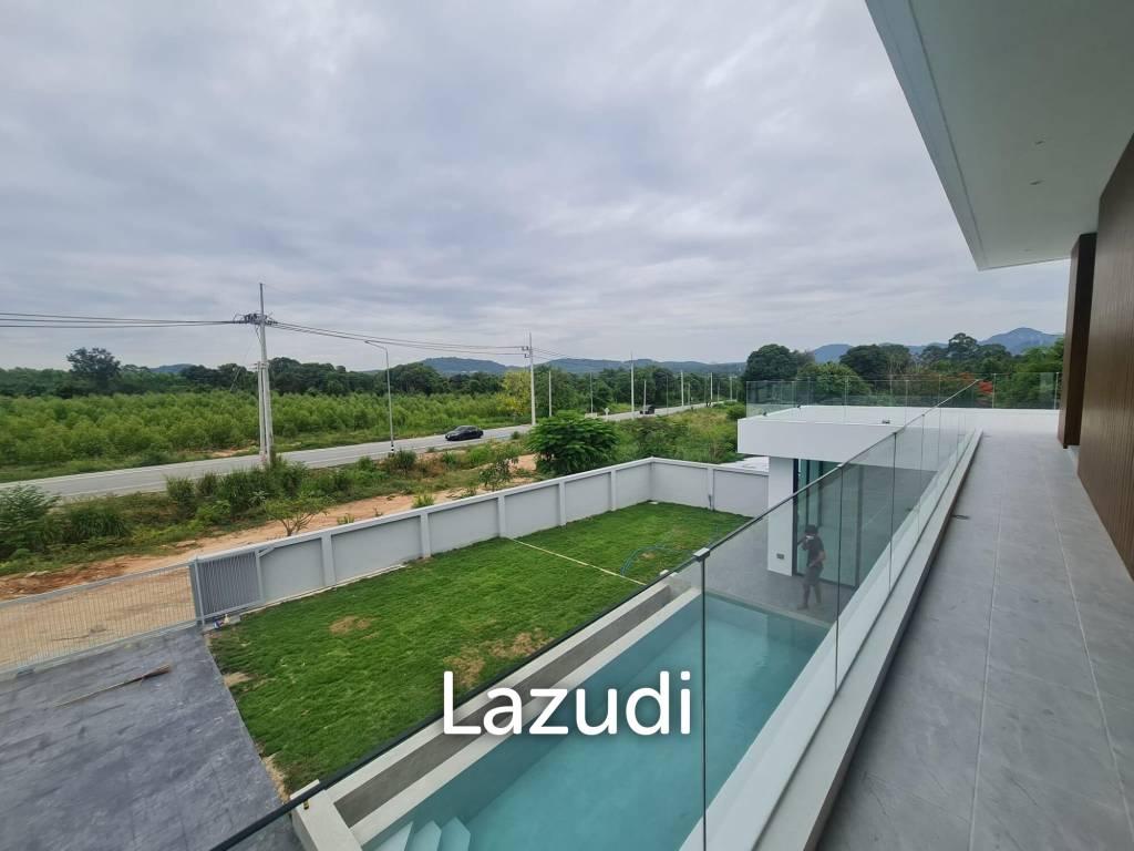 3 Bed 347 SQ.M Pool Villa at Pattaya