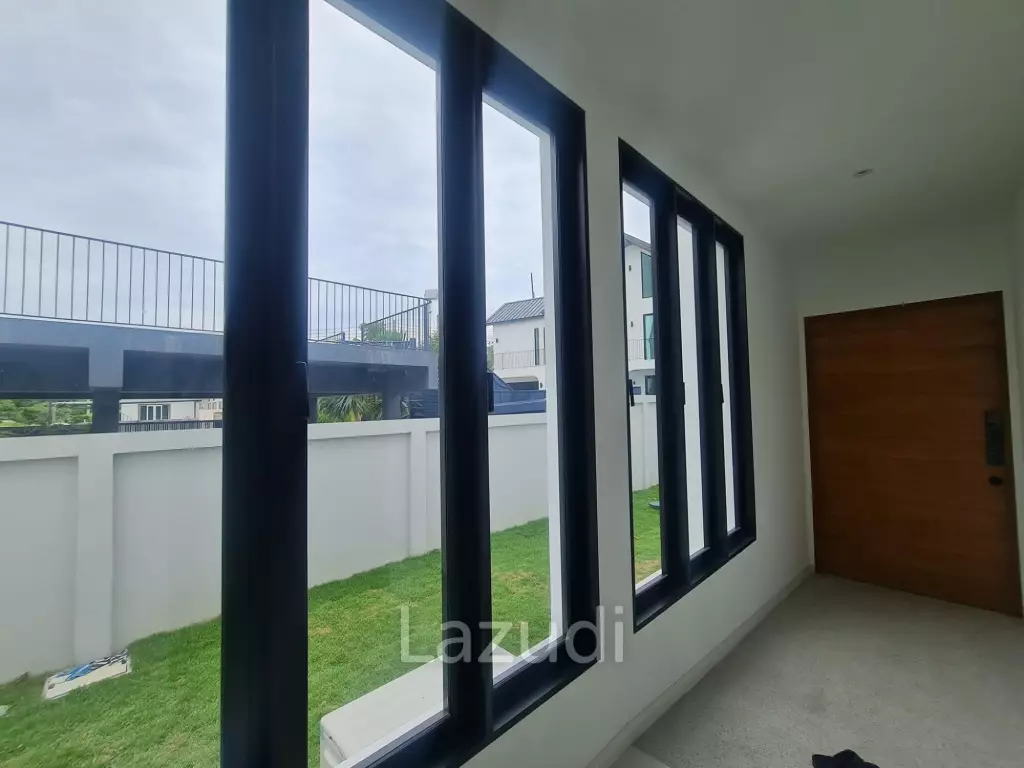 3 Bed 347 SQ.M Pool Villa at Pattaya