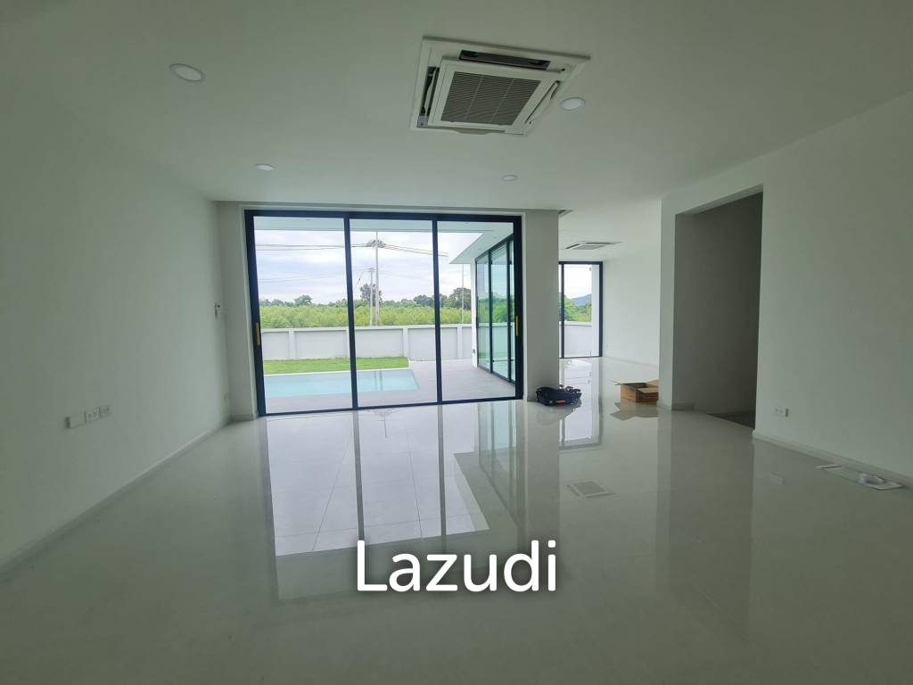 3 Bed 347 SQ.M Pool Villa at Pattaya