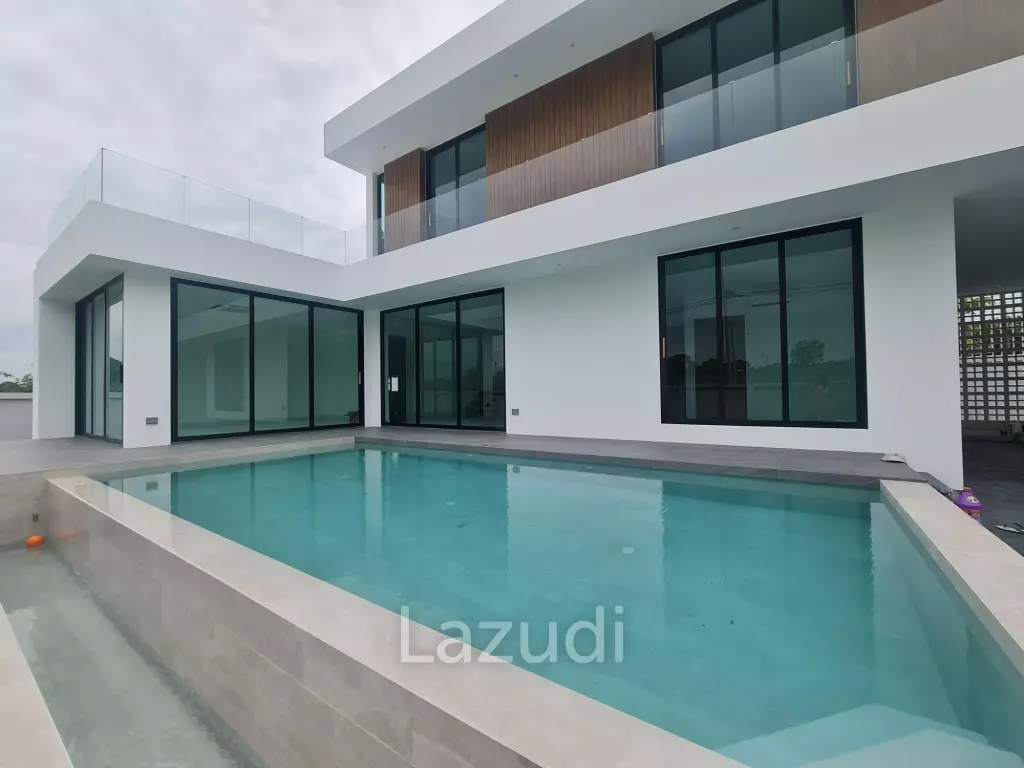 3 Bed 347 SQ.M Pool Villa at Pattaya