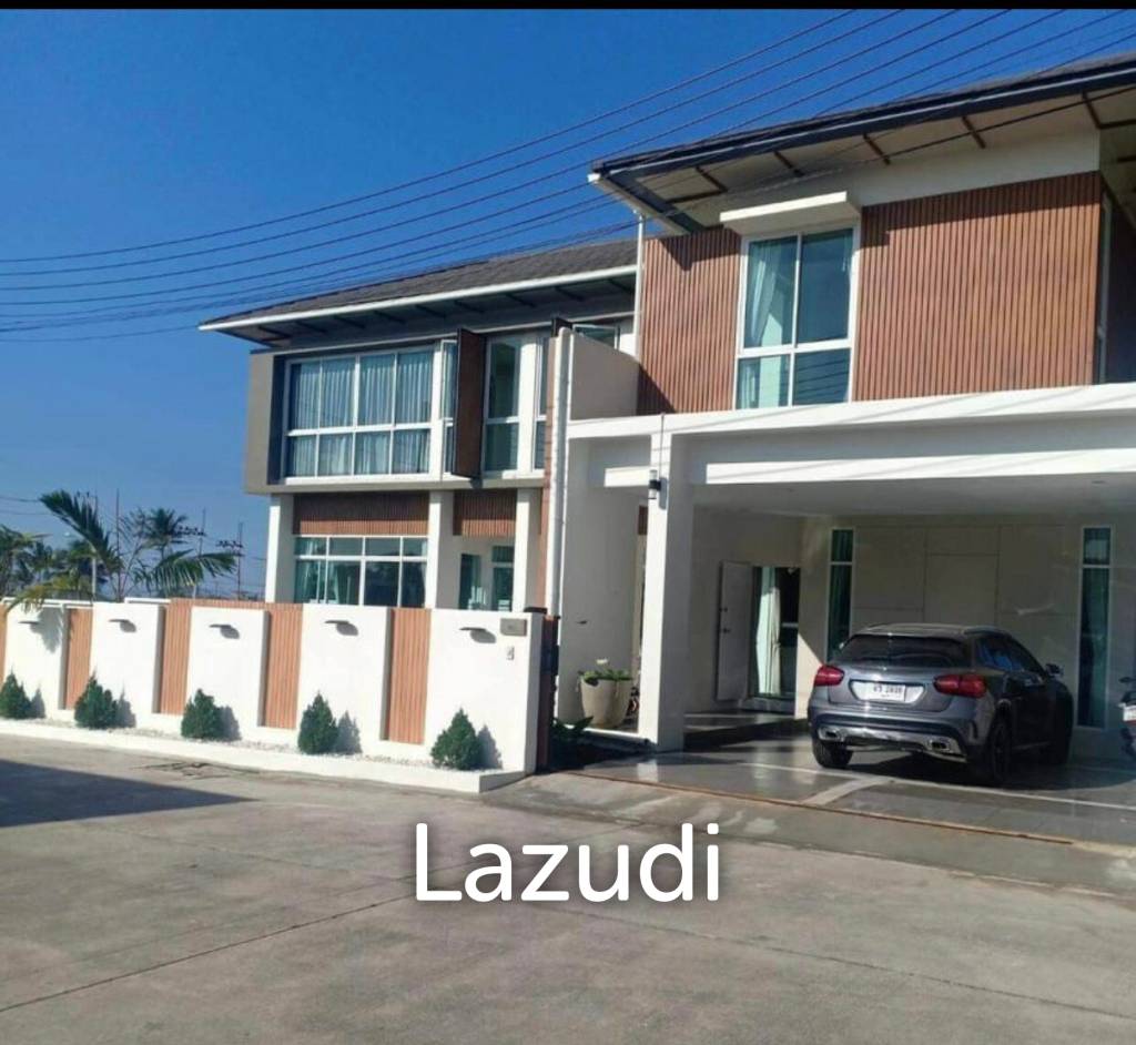 3 Bed 3 Bath 250 SQ.M House at Pattaya Nakluea
