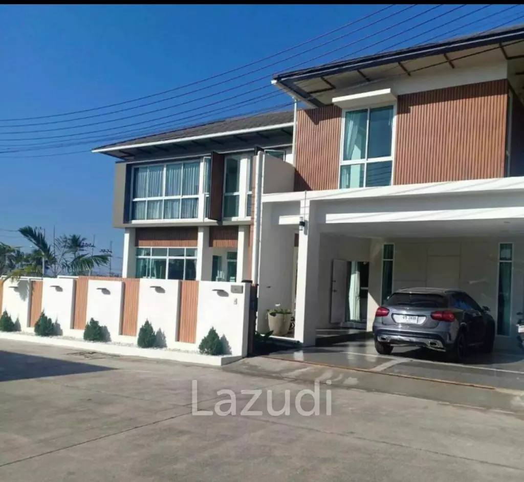 3 Bed 3 Bath 250 SQ.M House at Pattaya Nakluea