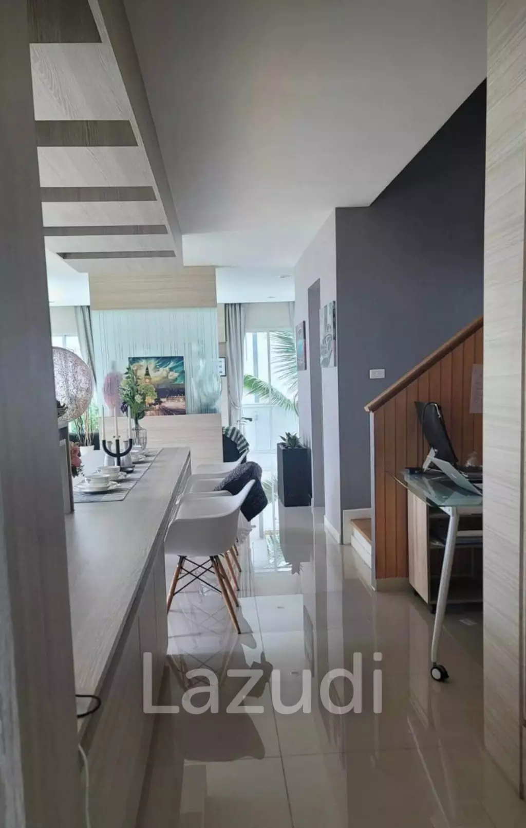 3 Bed 3 Bath 250 SQ.M House at Pattaya Nakluea
