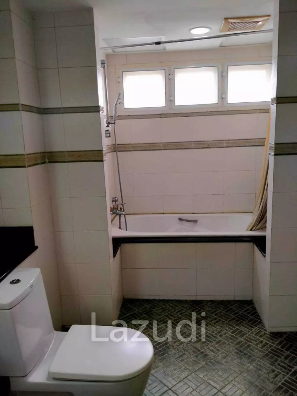 2 Bed 3 Bath 240 Sqm Condo For Rent