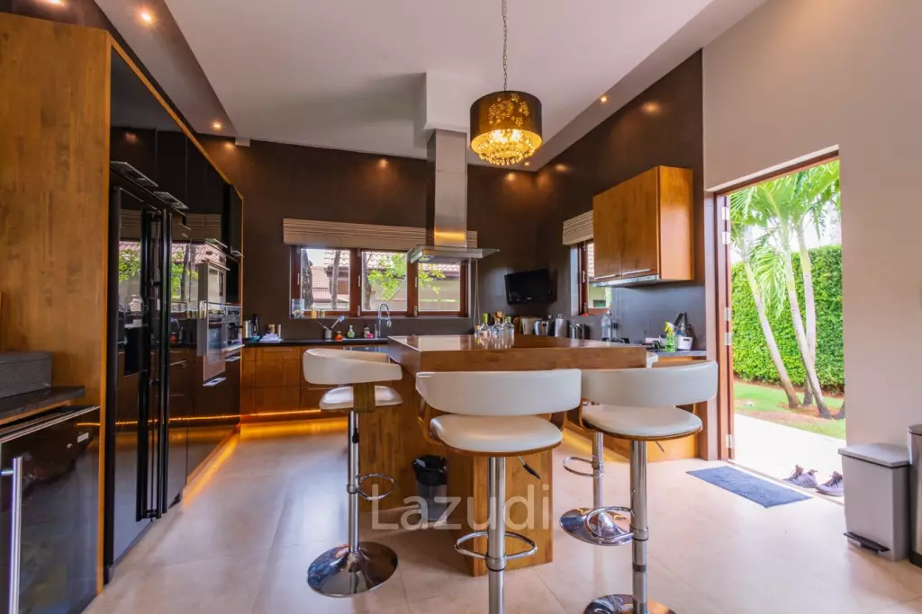 HANA VILLAGE : 6 Bed high quality Pool Villa