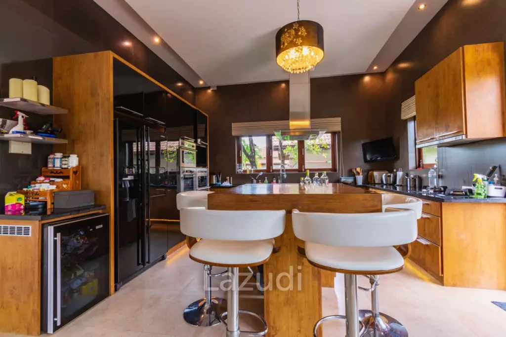 HANA VILLAGE : 6 Bed high quality Pool Villa