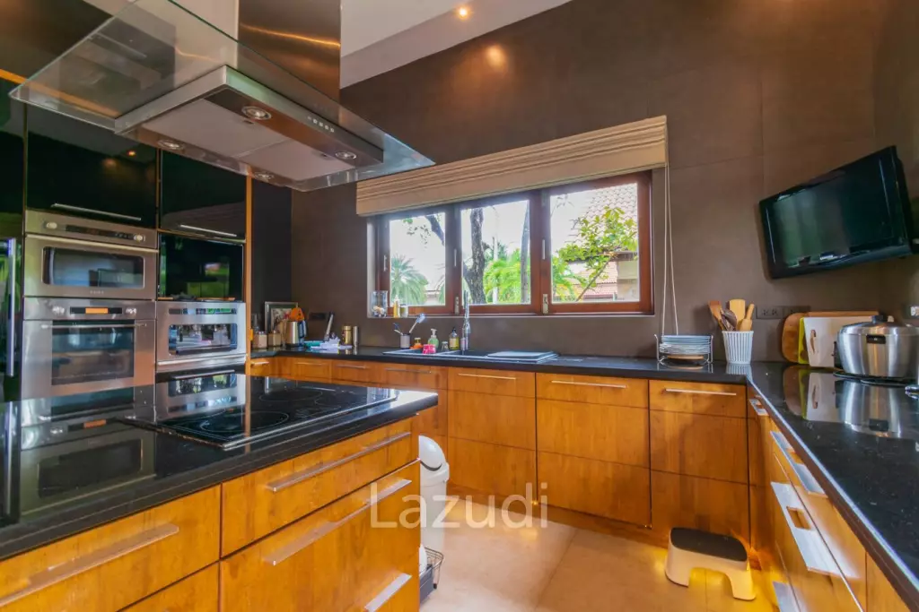 HANA VILLAGE : 6 Bed high quality Pool Villa