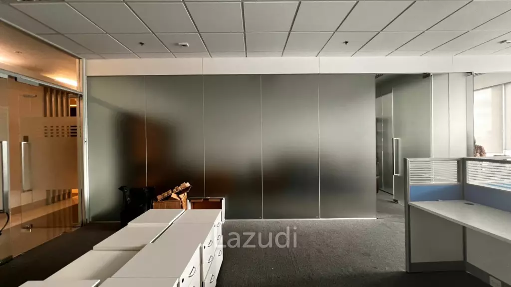 Office For Rent at Bhiraj Tower Emquartier