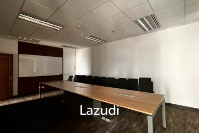 Office For Rent at Bhiraj Tower Emquartier
