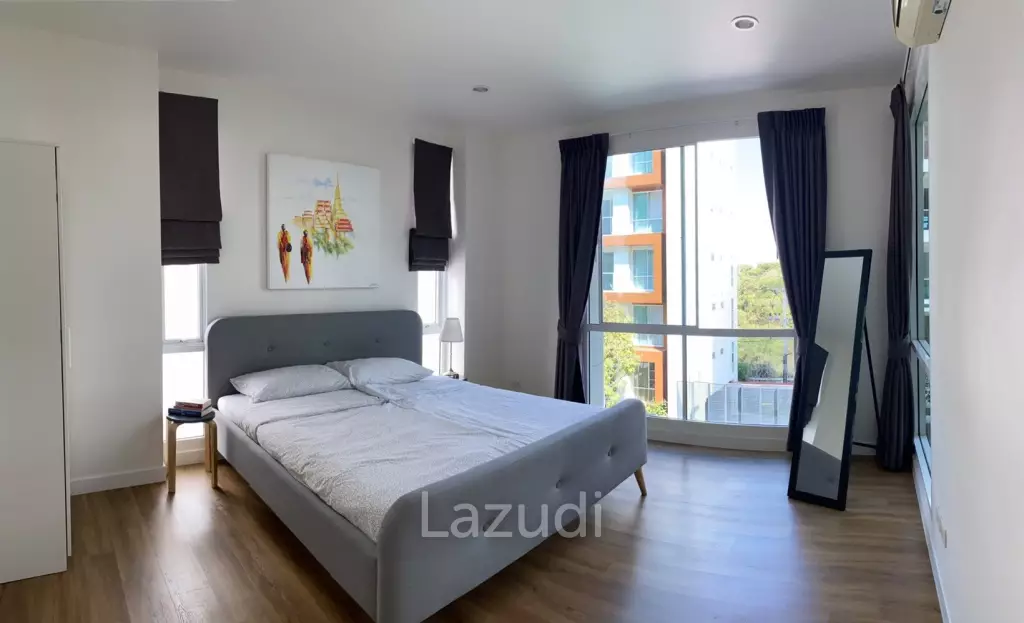 Modern 2 Bedroom Condo Close To The Beach