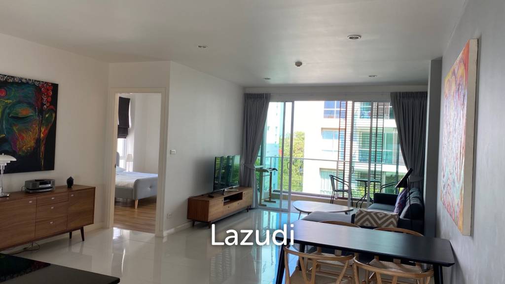 Modern 2 Bedroom Condo Close To The Beach