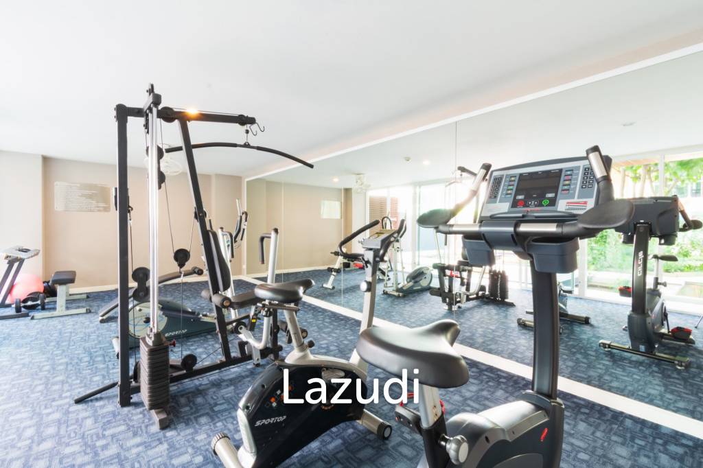 Modern 2 Bedroom Condo Close To The Beach