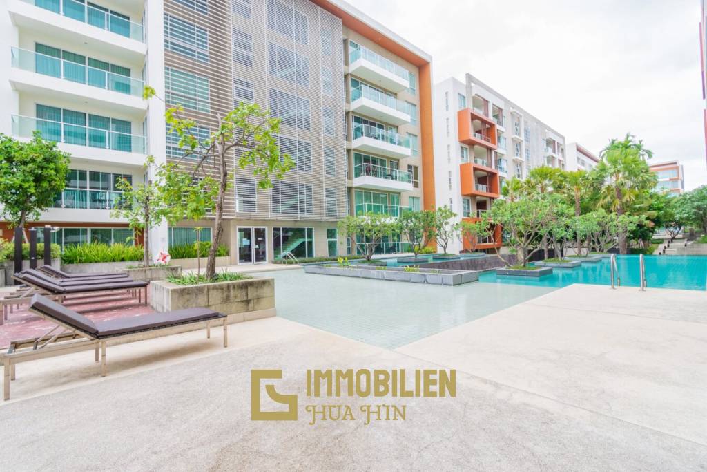 Modern 2 Bedroom Condo Close To The Beach