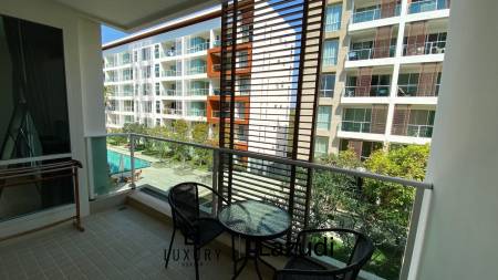 Modern 2 Bedroom Condo Close To The Beach