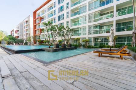 Modern 2 Bedroom Condo Close To The Beach