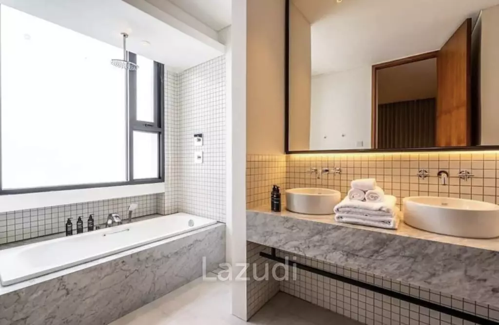 Brand new villa 3 bedroom fully furnished in the heart of Berawa