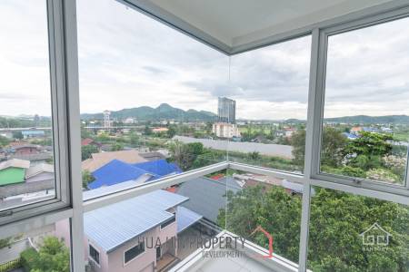 Hua Hin - 2 bed corner unit condo close to Bluport and the beach