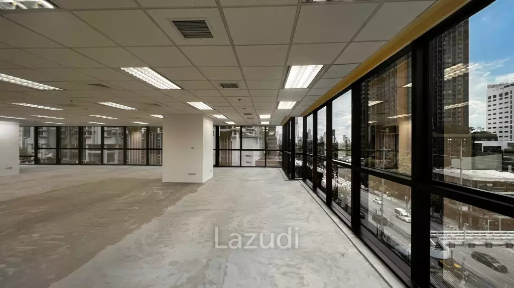 Office For Rent at Thanapoom Tower