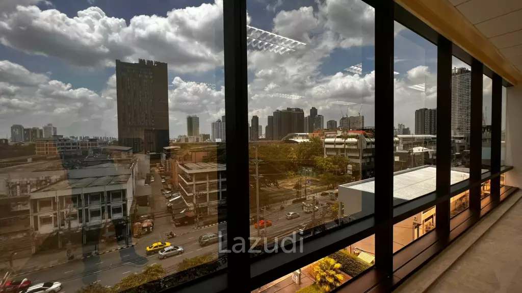 Office For Rent at Thanapoom Tower