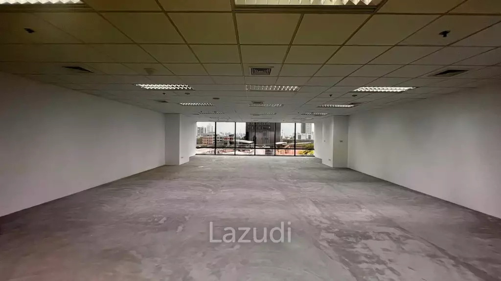 Office For Rent at Thanapoom Tower
