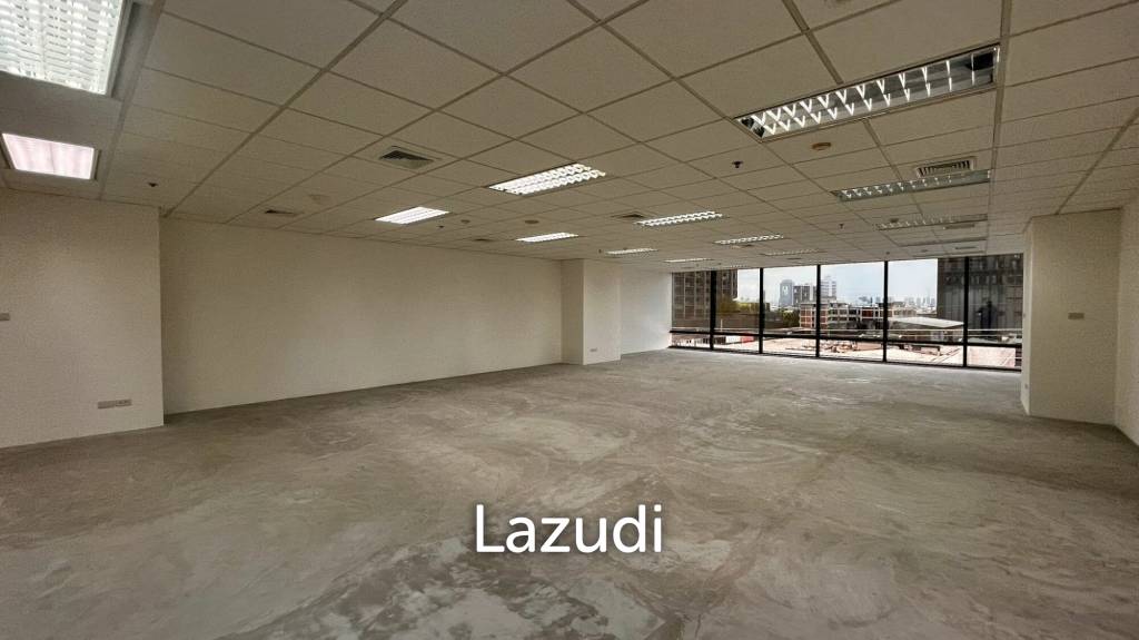 Office For Rent at Thanapoom Tower