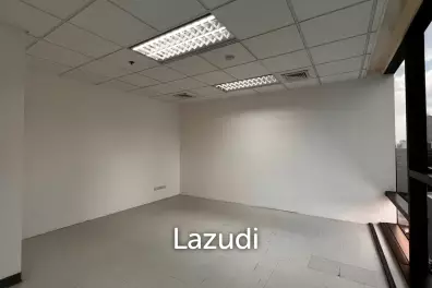 Office For Rent at Thanapoom Tower