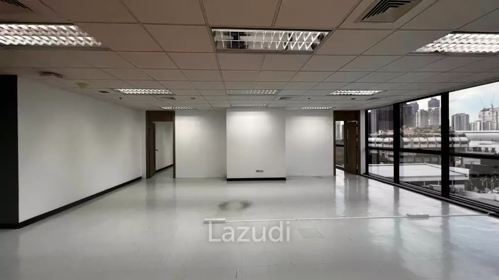 Office For Rent at Thanapoom Tower