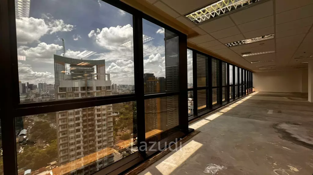 Office For Rent at Thanapoom Tower