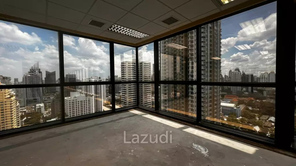 Office For Rent at Thanapoom Tower