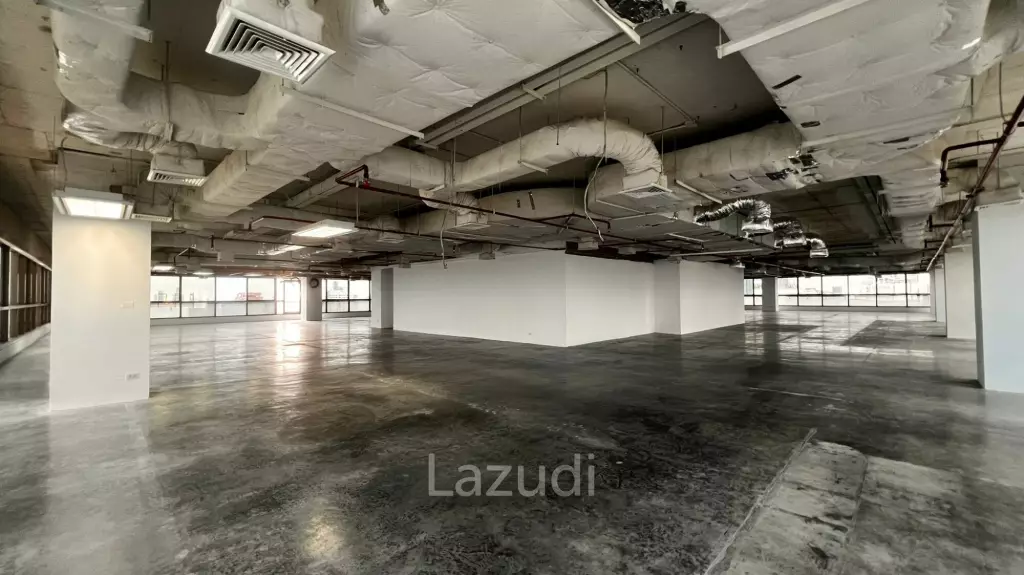 Office For Rent at Thanapoom Tower