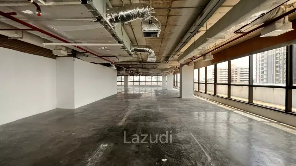 Office For Rent at Thanapoom Tower