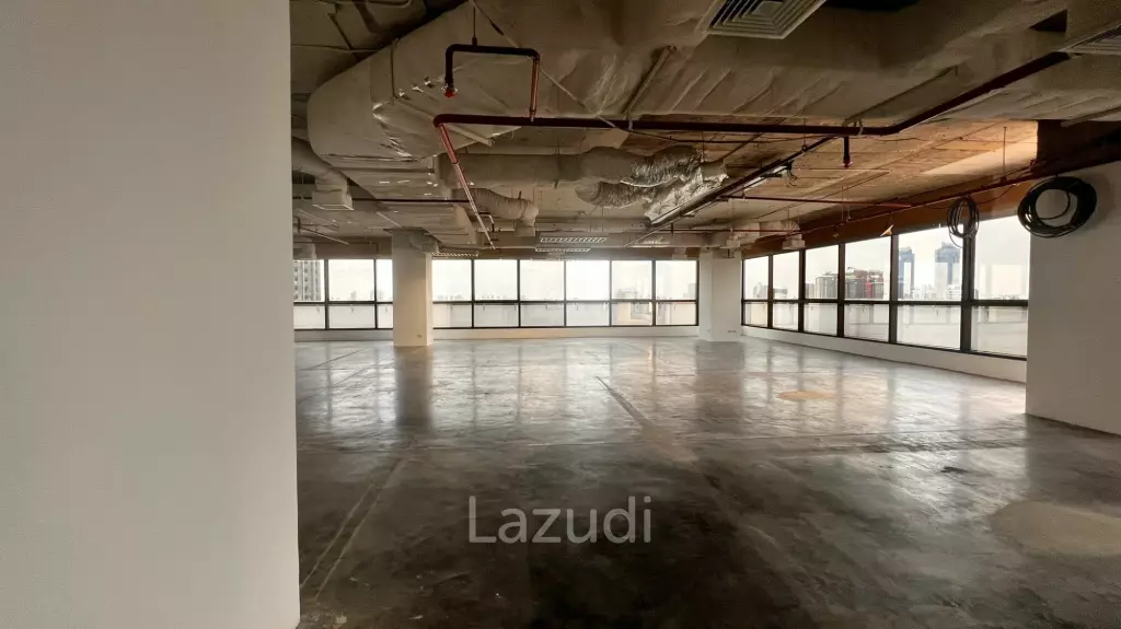Office For Rent at Thanapoom Tower