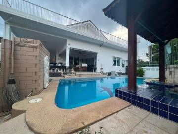 Pool Villa Jomtien for Sale