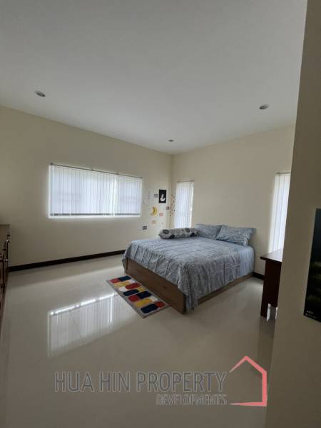 3 Bed 3 Bath Villa For Sale