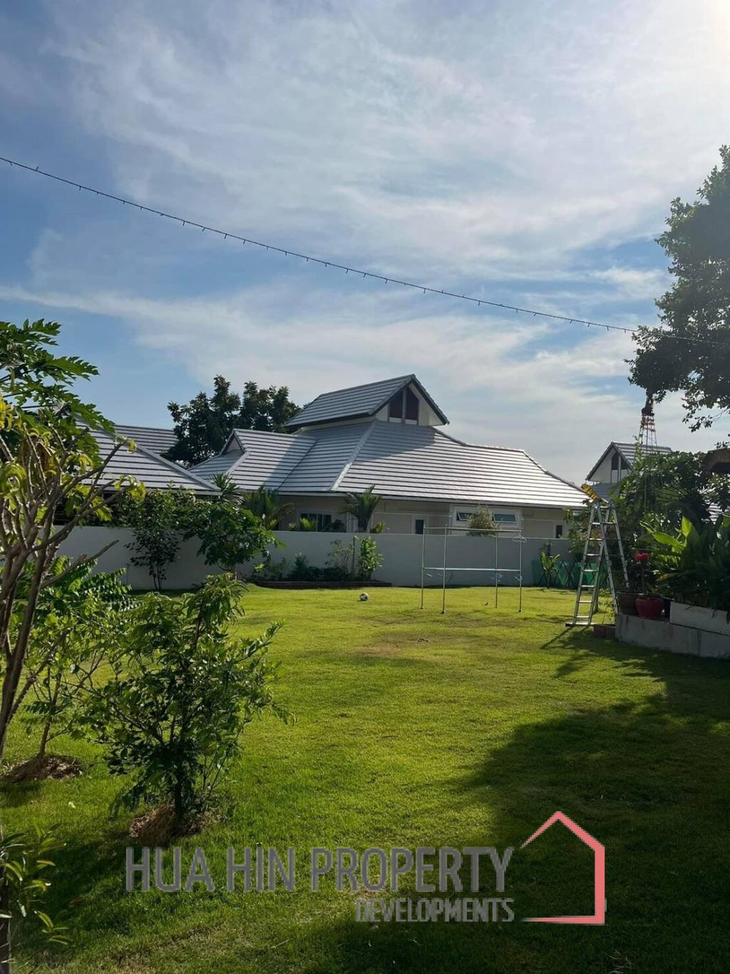 3 Bed 3 Bath Villa For Sale