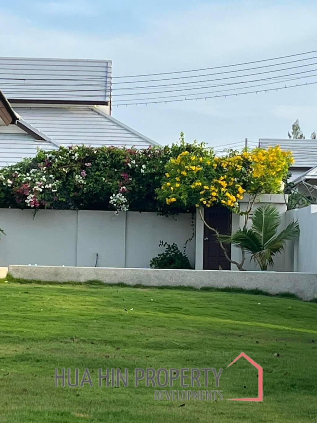 3 Bed 3 Bath Villa For Sale