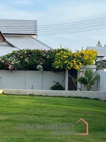 3 Bed 3 Bath Villa For Sale