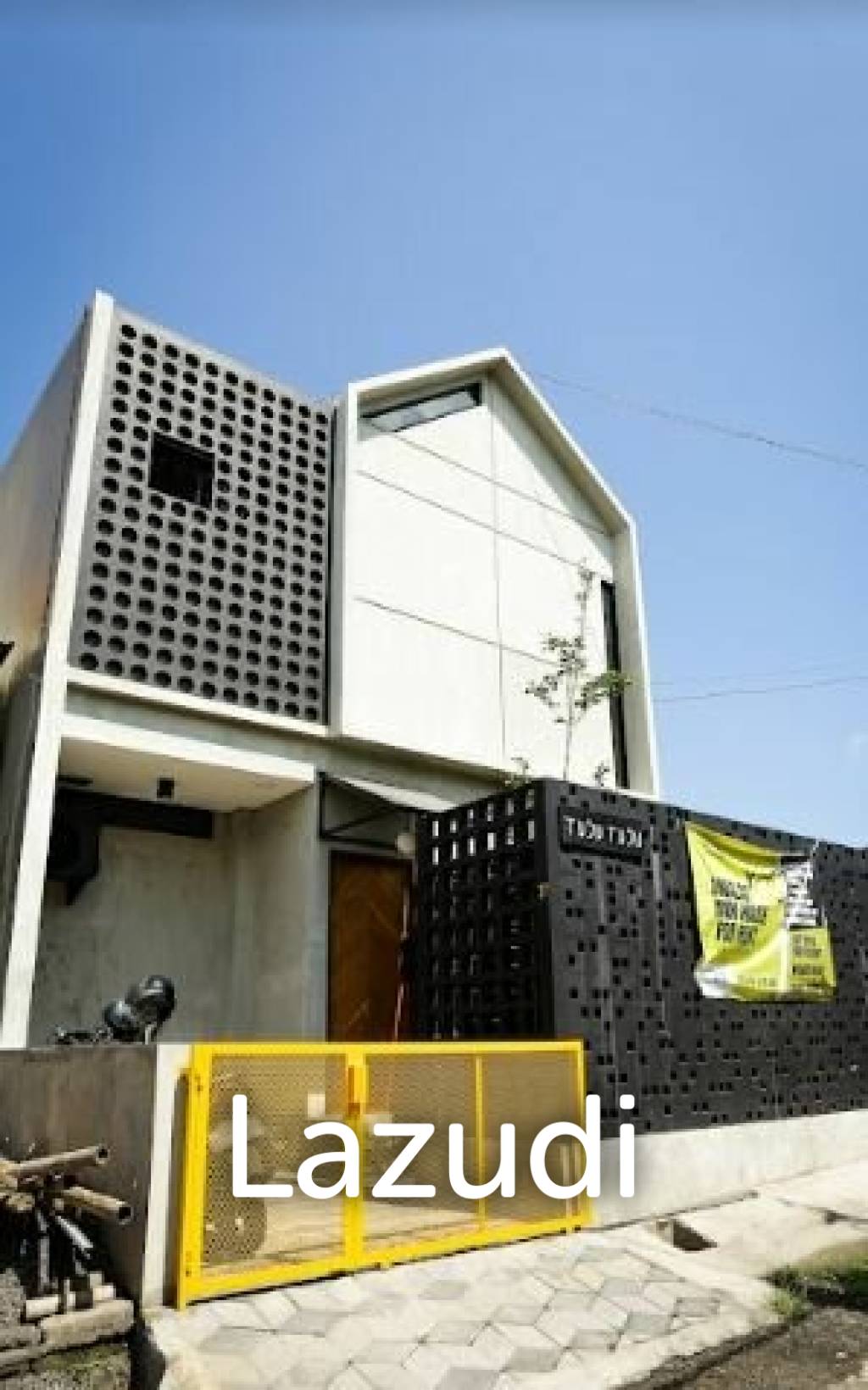 Mini home with massive personality