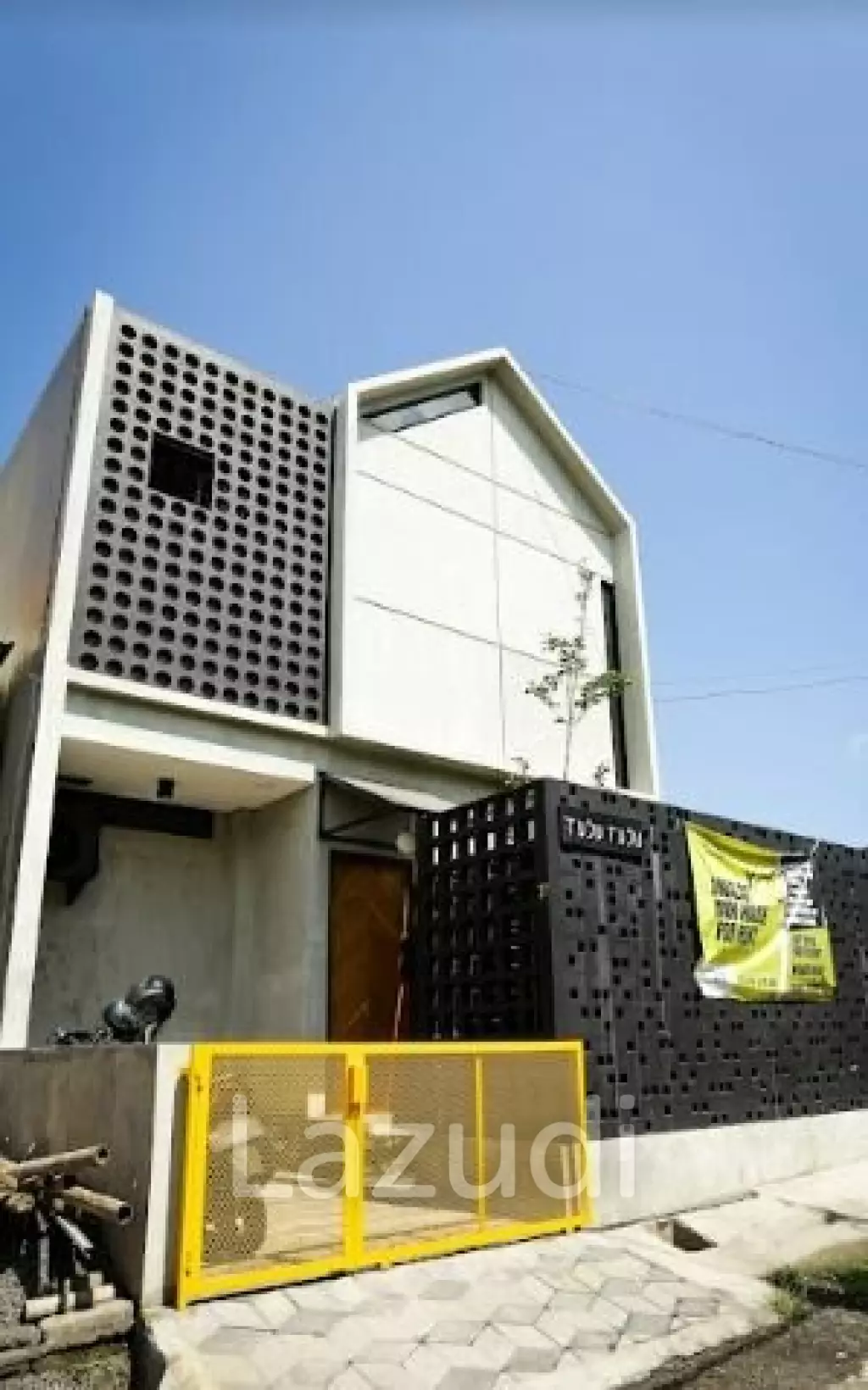 Mini home with massive personality