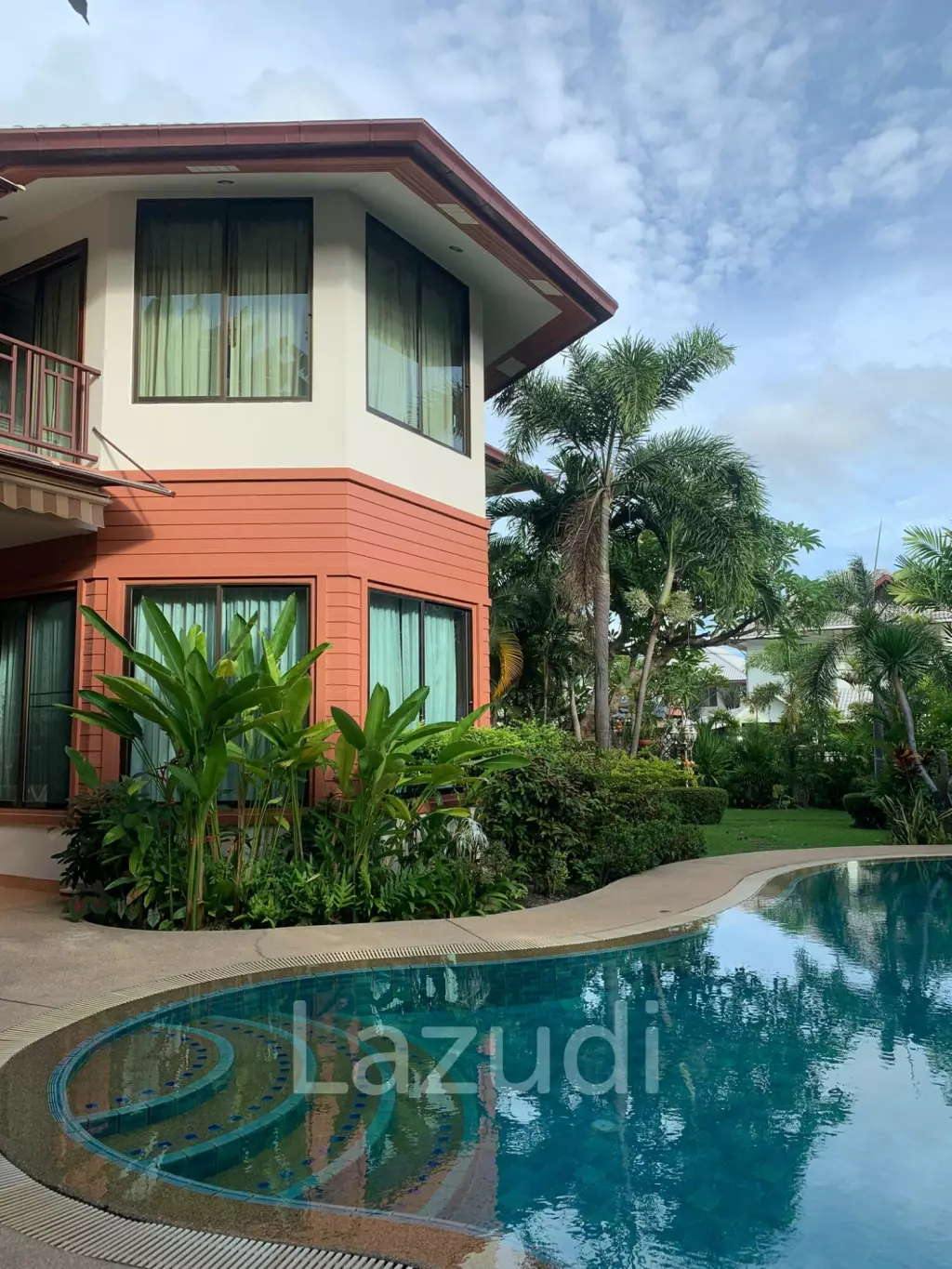 4 Bedroom 844 SQ.M Pool Villa in Pattaya